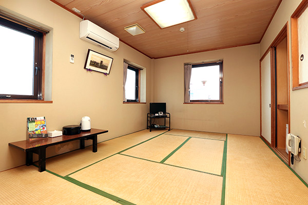 和室10畳(2階~6階 5部屋)